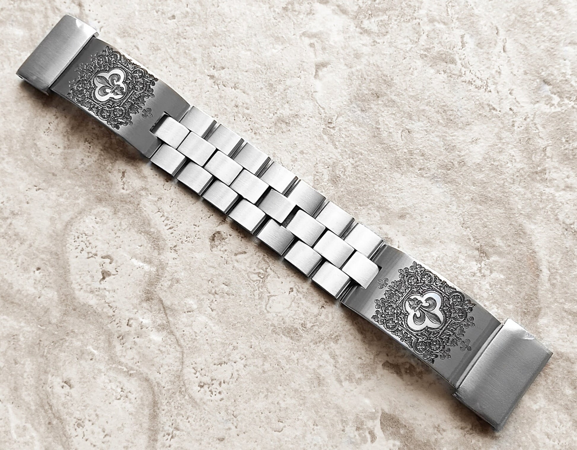 Garmin Watch Band Fleur De Lis for Fenix 7X Pro 6X Pro 5X Descent Mk3i 51mm Mk2i Mk2 Enduro 2 Engraved St Steel Adjustable Cuff Strap A26